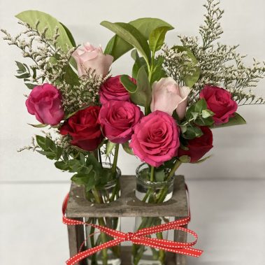 flower bottles, flower delivery, tamworth flowers, Tamworth florist, flower delivery, local florist, roses, roses delivered,